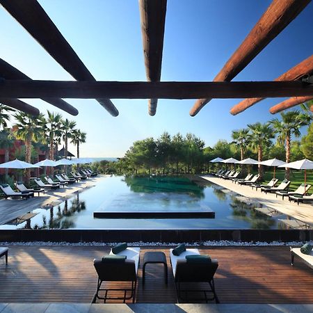 Asia Gardens Hotel & Thai Spa, A Royal Hideaway Hotel Finestrat Exteriör bild The pool at the Mandarin Oriental, Bodrum