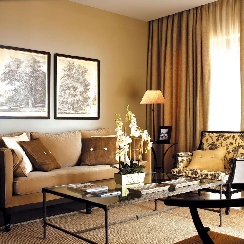 Asia Gardens Hotel & Thai Spa, A Royal Hideaway Hotel Finestrat Rum bild A living room