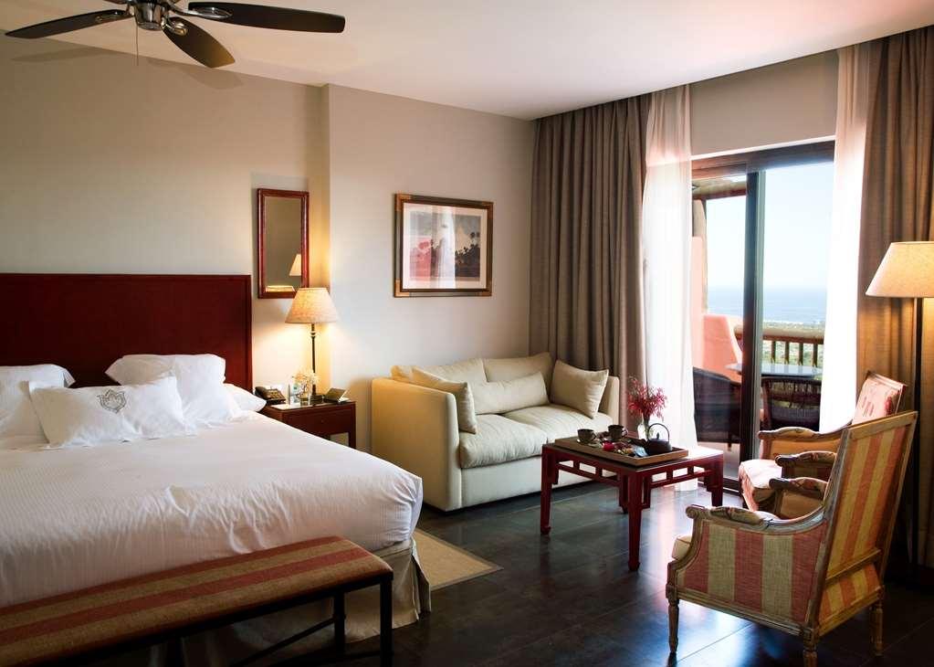 Asia Gardens Hotel & Thai Spa, A Royal Hideaway Hotel Finestrat Rum bild A room at the Hotel