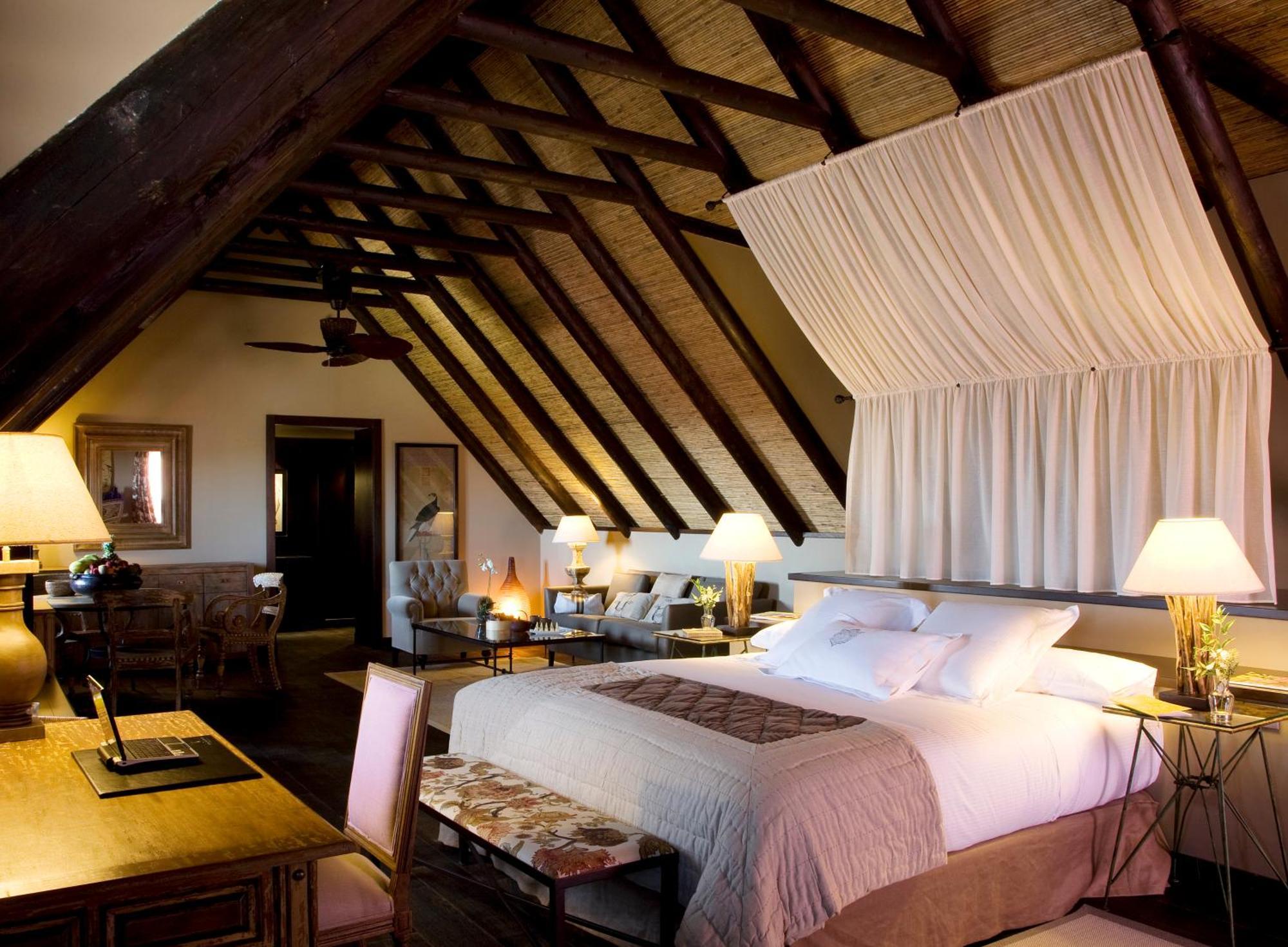Asia Gardens Hotel & Thai Spa, A Royal Hideaway Hotel Finestrat Exteriör bild A suite at the Four Seasons Hotel