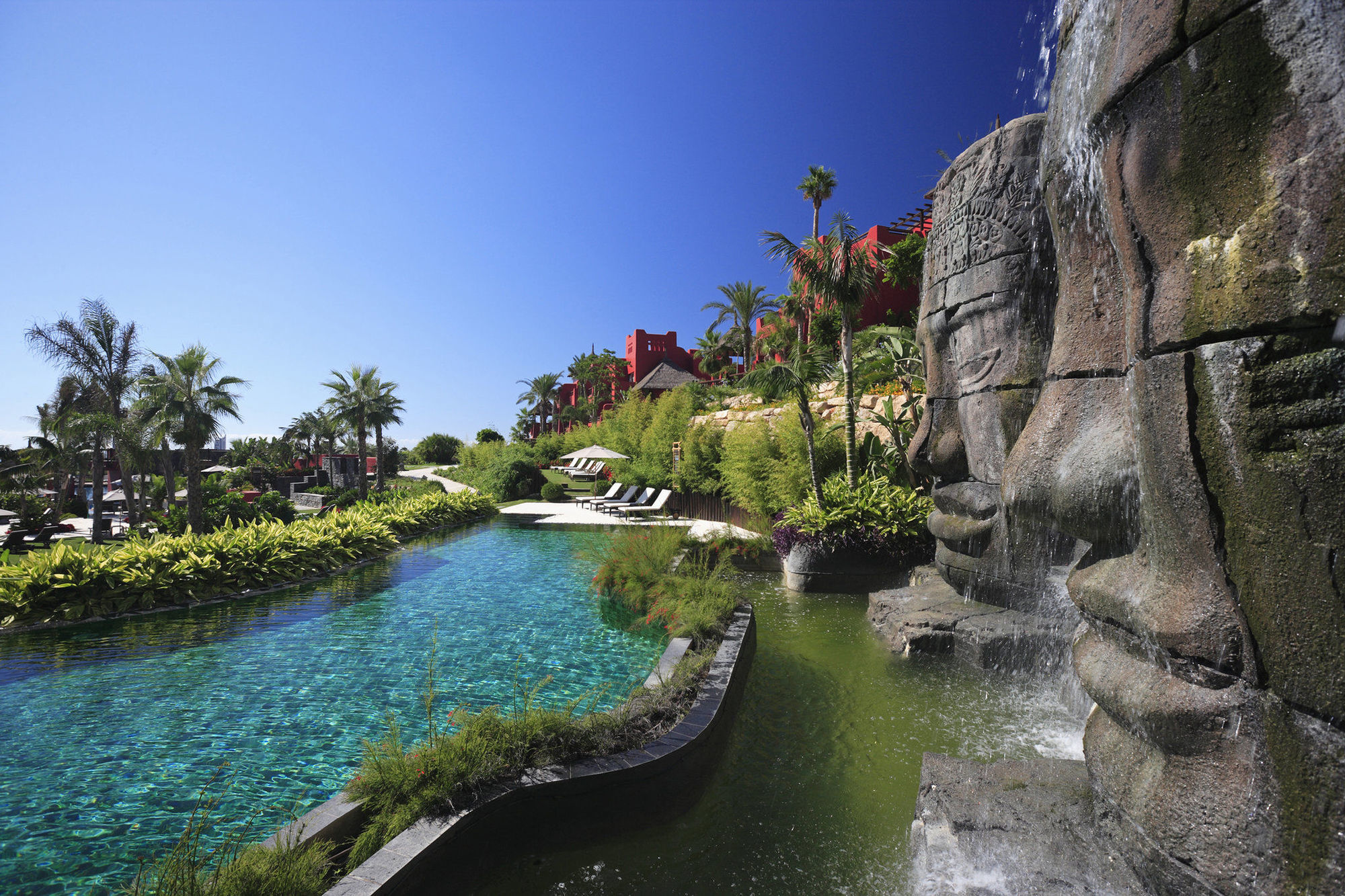 Asia Gardens Hotel & Thai Spa, A Royal Hideaway Hotel Finestrat Bekvämligheter bild The pool at the Hard Rock Hotel
