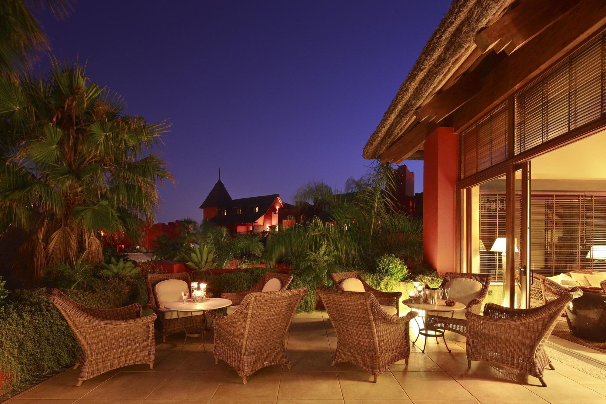 Asia Gardens Hotel & Thai Spa, A Royal Hideaway Hotel Finestrat Restaurang bild The Terrace at the Mandarin Oriental, Munich