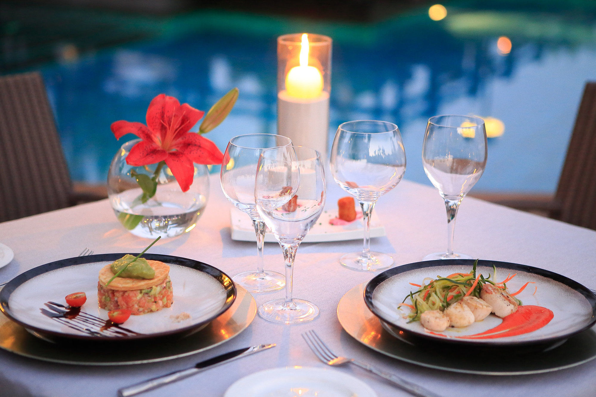 Asia Gardens Hotel & Thai Spa, A Royal Hideaway Hotel Finestrat Exteriör bild A dinner table at a restaurant