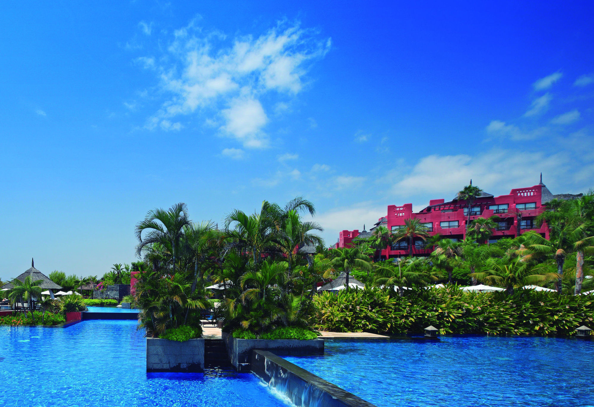 Asia Gardens Hotel & Thai Spa, A Royal Hideaway Hotel Finestrat Exteriör bild The pool at the Sheraton Nha Trang Hotel & Spa Resort