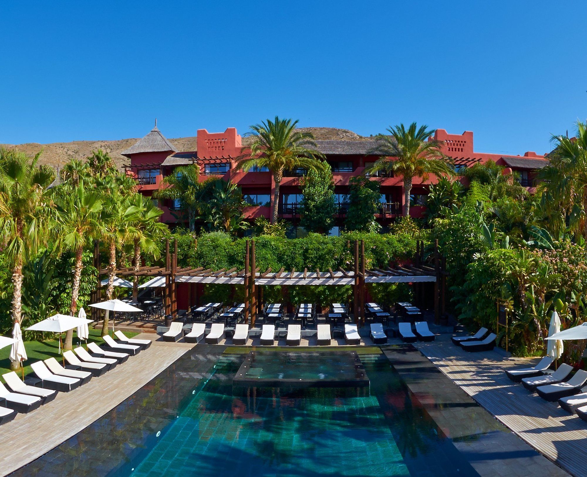 Asia Gardens Hotel & Thai Spa, A Royal Hideaway Hotel Finestrat Exteriör bild The swimming pool at the hotel