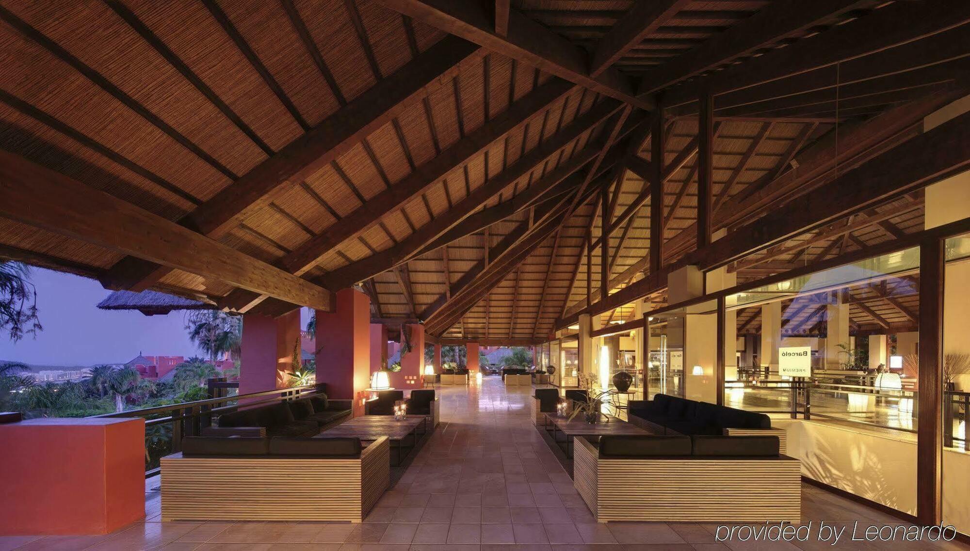 Asia Gardens Hotel & Thai Spa, A Royal Hideaway Hotel Finestrat Inreriör bild The lobby of the resort