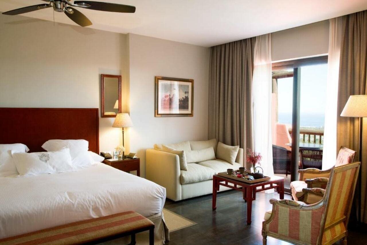 Asia Gardens Hotel & Thai Spa, A Royal Hideaway Hotel Finestrat Exteriör bild A room at the Four Seasons Hotel